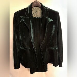 Emerald green velour pant suit 💚🖤